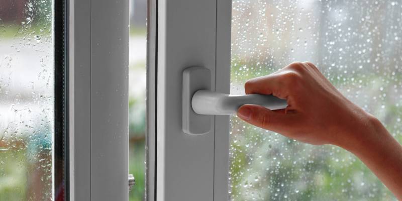 Fenêtre isolante protection contre le froid et l'humidité